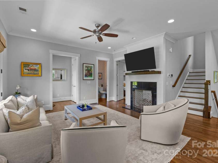 2925 Westfield Road, Charlotte, NC 28209.  MLS# CAR4254806, YatesRealty ID 15084. Spacious great room