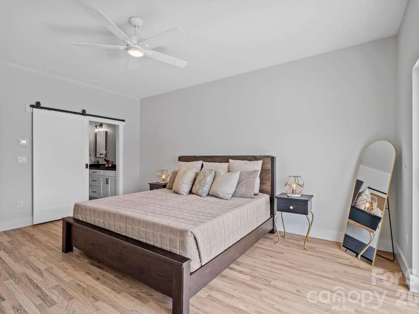 9 Gudger Road, Asheville, NC 28806.  MLS# CAR4406363, YatesRealty ID 15085. Primary Suite