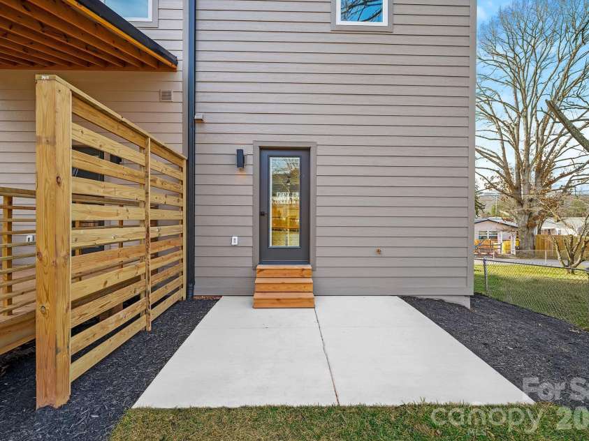 9 Gudger Road, Asheville, NC 28806.  MLS# CAR4406363, YatesRealty ID 15085. Rear Patio