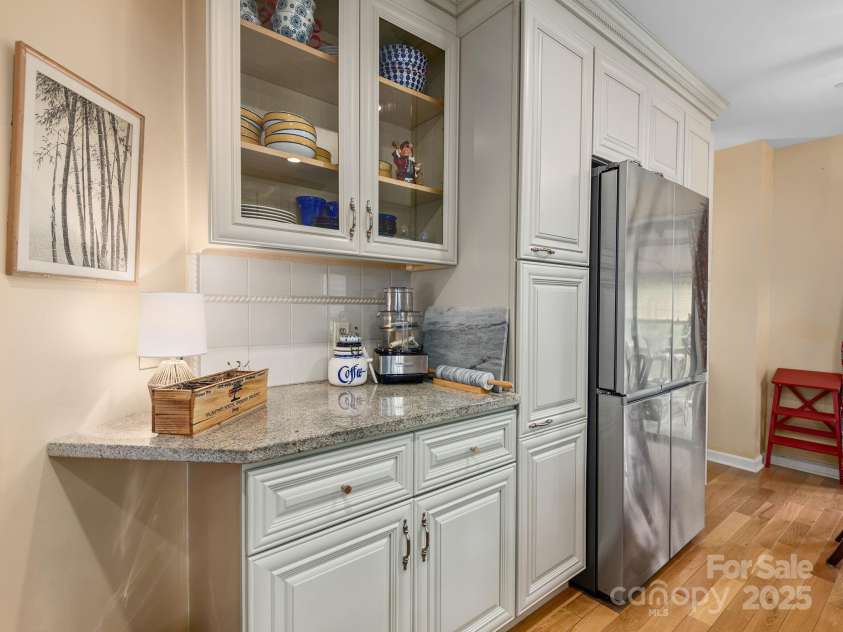 112 Deerlake Drive, Asheville, NC 28803.  MLS# CAR4254297, YatesRealty ID 15086. 