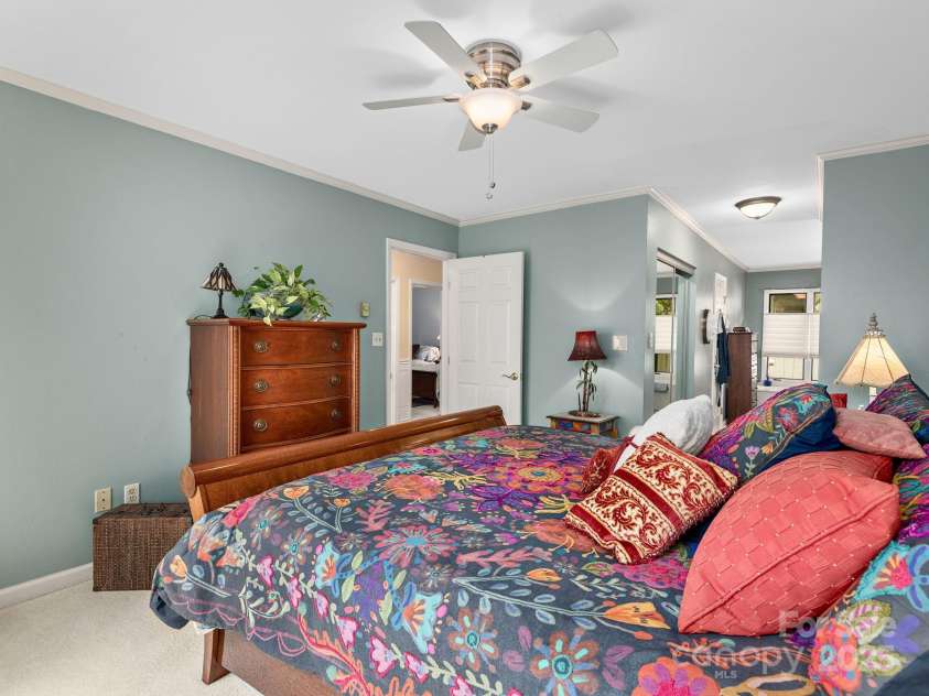 112 Deerlake Drive, Asheville, NC 28803.  MLS# CAR4254297, YatesRealty ID 15086. 