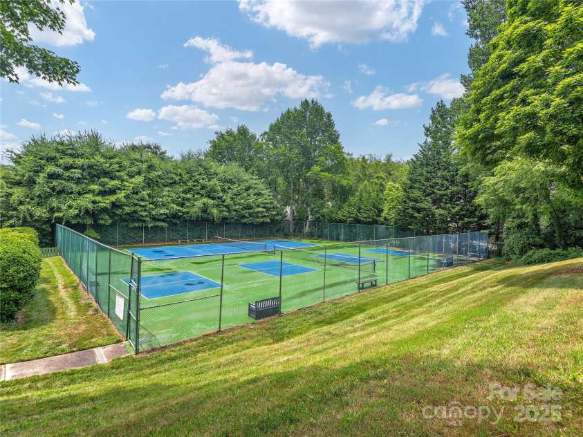 112 Deerlake Drive, Asheville, NC 28803.  MLS# CAR4254297, YatesRealty ID 15086. 