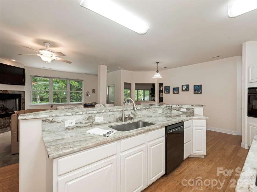 9535 Potter Road, Matthews, NC 28104.  MLS# CAR4365196, YatesRealty ID 15087. 