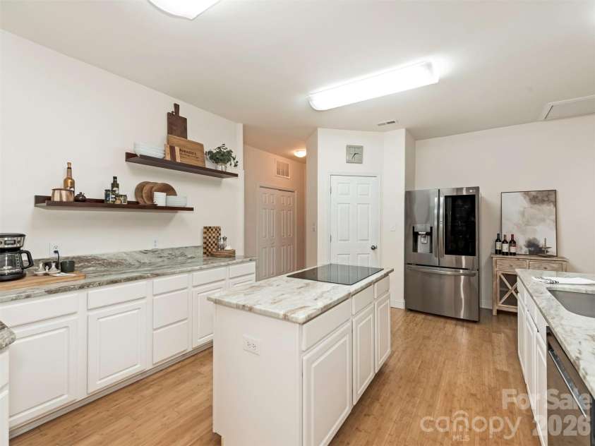 9535 Potter Road, Matthews, NC 28104.  MLS# CAR4365196, YatesRealty ID 15087. 