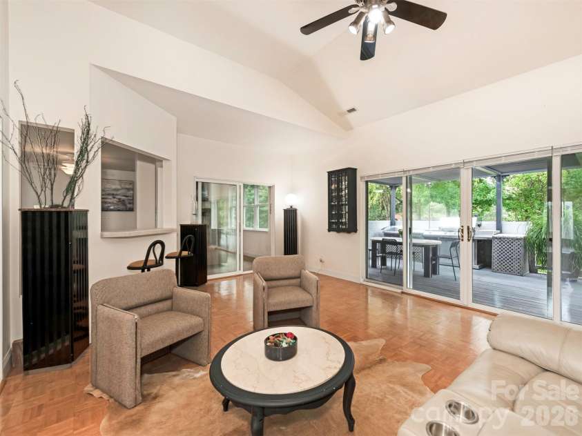 9535 Potter Road, Matthews, NC 28104.  MLS# CAR4365196, YatesRealty ID 15087. 