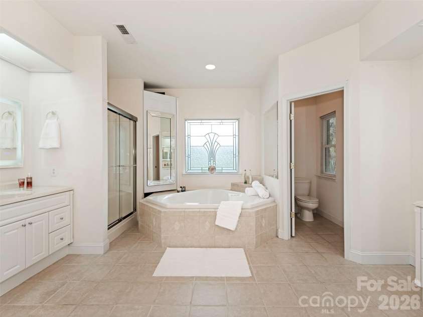 9535 Potter Road, Matthews, NC 28104.  MLS# CAR4365196, YatesRealty ID 15087. 
