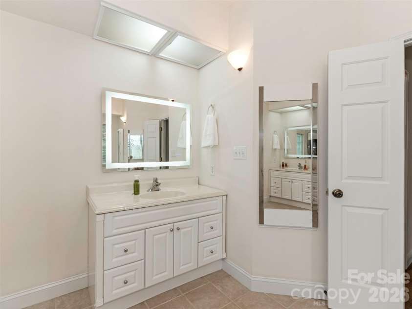 9535 Potter Road, Matthews, NC 28104.  MLS# CAR4365196, YatesRealty ID 15087. 