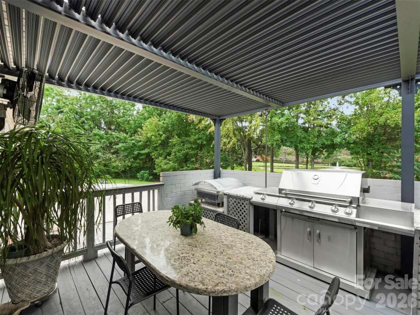 9535 Potter Road, Matthews, NC 28104.  MLS# CAR4365196, YatesRealty ID 15087. 