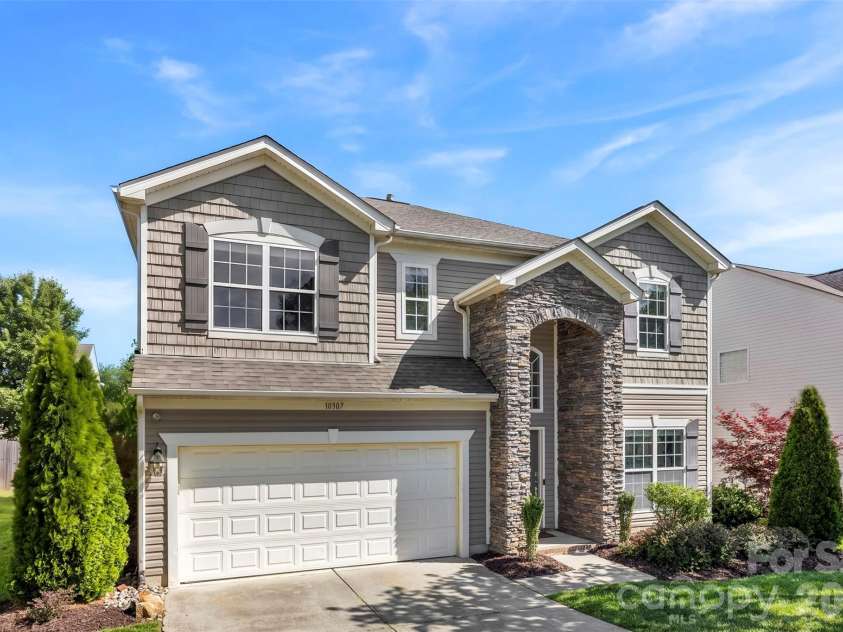 10307 Dominion Village Drive, Charlotte, NC 28269.  MLS# CAR4364669, YatesRealty ID 15088. 