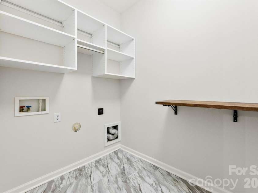10307 Dominion Village Drive, Charlotte, NC 28269.  MLS# CAR4364669, YatesRealty ID 15088. 