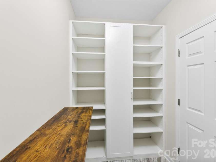 10307 Dominion Village Drive, Charlotte, NC 28269.  MLS# CAR4364669, YatesRealty ID 15088. 