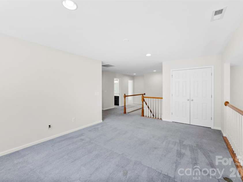 10307 Dominion Village Drive, Charlotte, NC 28269.  MLS# CAR4364669, YatesRealty ID 15088. 