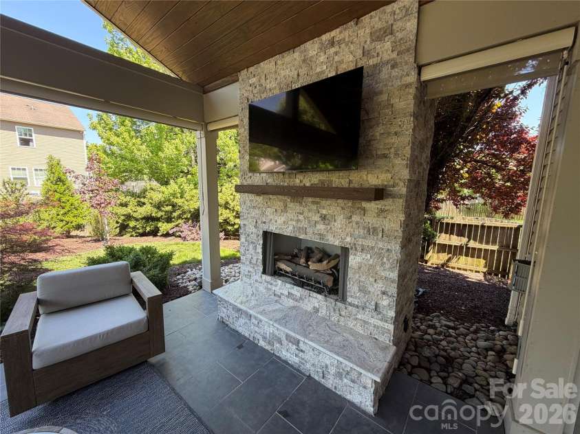 10307 Dominion Village Drive, Charlotte, NC 28269.  MLS# CAR4364669, YatesRealty ID 15088. 