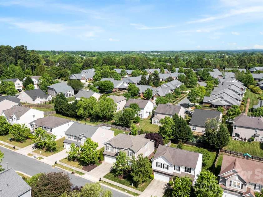 10307 Dominion Village Drive, Charlotte, NC 28269.  MLS# CAR4364669, YatesRealty ID 15088. 
