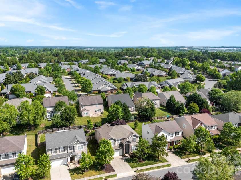 10307 Dominion Village Drive, Charlotte, NC 28269.  MLS# CAR4364669, YatesRealty ID 15088. 