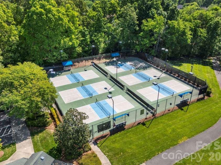 10307 Dominion Village Drive, Charlotte, NC 28269.  MLS# CAR4364669, YatesRealty ID 15088. 