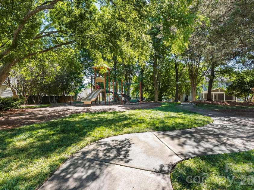 10307 Dominion Village Drive, Charlotte, NC 28269.  MLS# CAR4364669, YatesRealty ID 15088. 