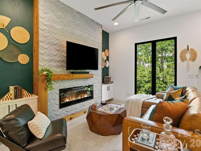 2716 Davidson Street, Charlotte, NC 28205.  MLS# CAR4369098, YatesRealty ID 15089. 