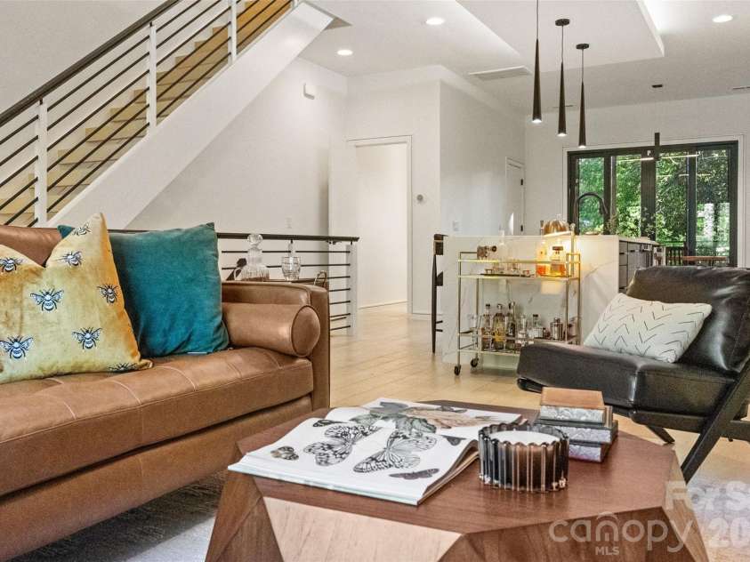 2716 Davidson Street, Charlotte, NC 28205.  MLS# CAR4369098, YatesRealty ID 15089. 