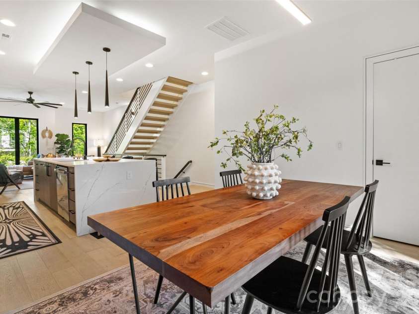 2716 Davidson Street, Charlotte, NC 28205.  MLS# CAR4369098, YatesRealty ID 15089. Dining