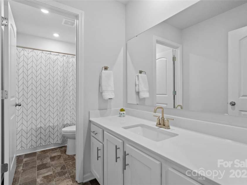 179 Bezelle Avenue, York, SC 29745.  MLS# CAR4247360, YatesRealty ID 15090. Bathroom for bedroom #3 and #4