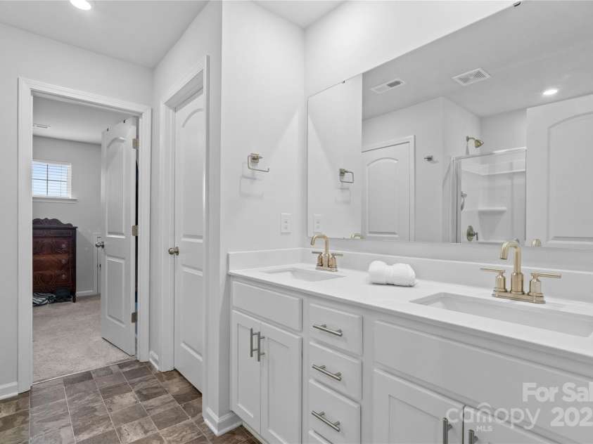 179 Bezelle Avenue, York, SC 29745.  MLS# CAR4247360, YatesRealty ID 15090. Primary bathroom