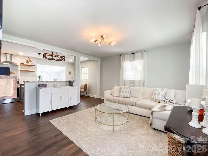 3827 Topsfield Road, Charlotte, NC 28211.  MLS# CAR4369496, YatesRealty ID 15090. 
