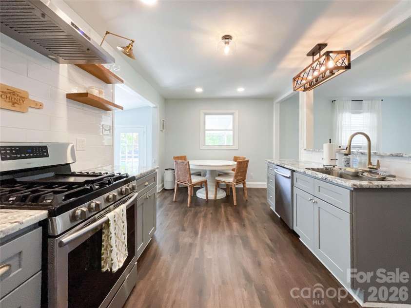 3827 Topsfield Road, Charlotte, NC 28211.  MLS# CAR4369496, YatesRealty ID 15090. 