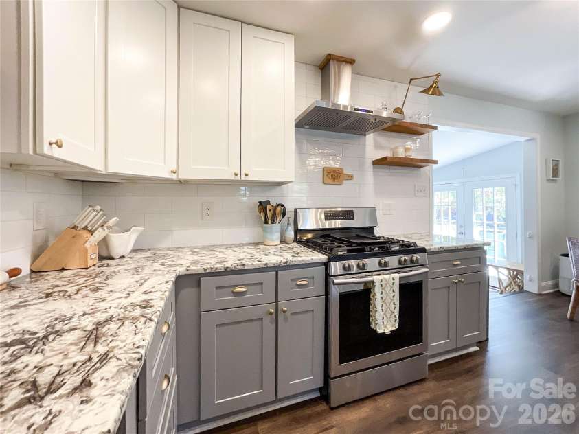 3827 Topsfield Road, Charlotte, NC 28211.  MLS# CAR4369496, YatesRealty ID 15090. 