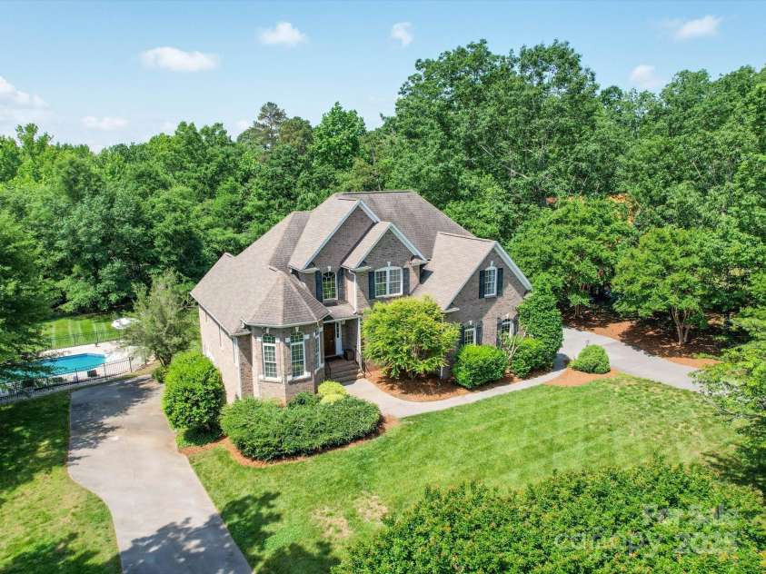 1508 Avalon Oaks Court, Dallas, NC 28034.  MLS# CAR4259565, YatesRealty ID 15091. 