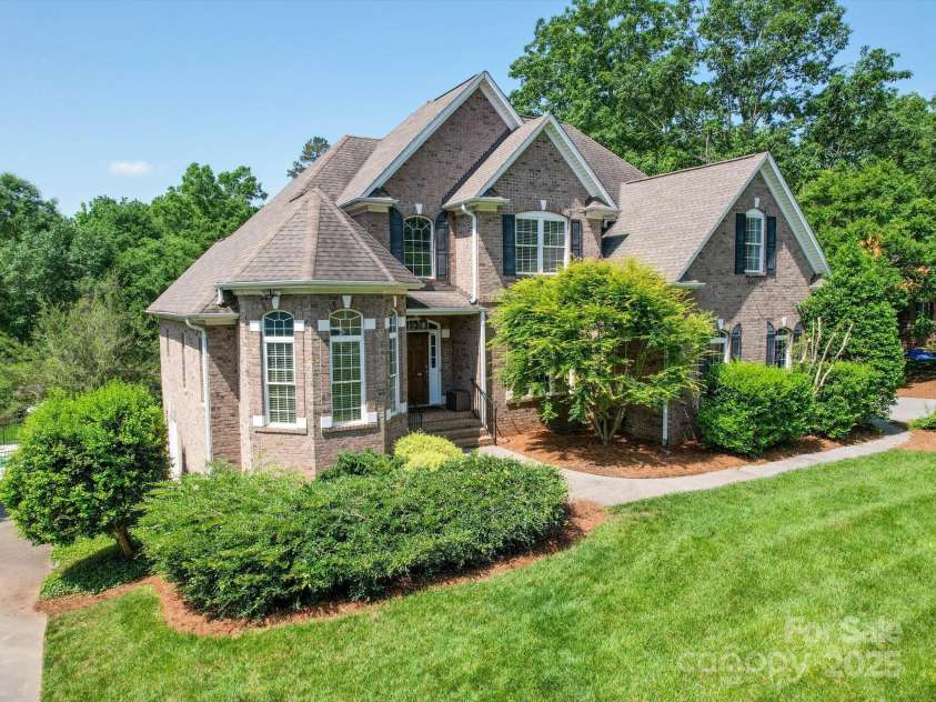1508 Avalon Oaks Court, Dallas, NC 28034.  MLS# CAR4259565, YatesRealty ID 15091. 