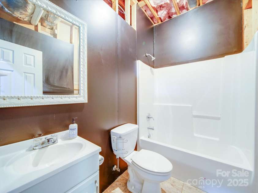 1508 Avalon Oaks Court, Dallas, NC 28034.  MLS# CAR4259565, YatesRealty ID 15091. 