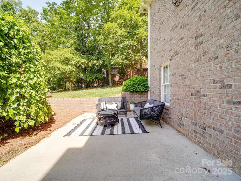 1508 Avalon Oaks Court, Dallas, NC 28034.  MLS# CAR4259565, YatesRealty ID 15091. 
