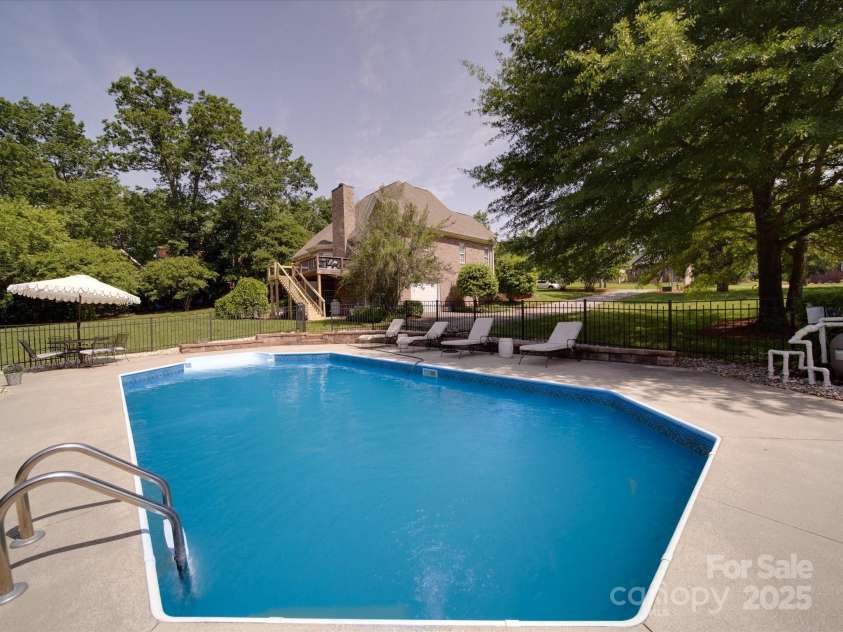 1508 Avalon Oaks Court, Dallas, NC 28034.  MLS# CAR4259565, YatesRealty ID 15091. 