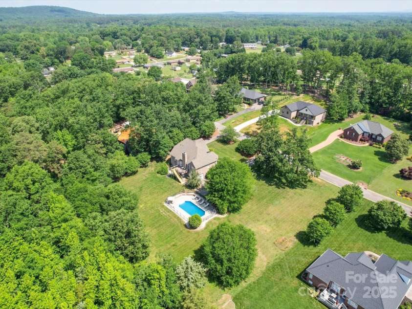 1508 Avalon Oaks Court, Dallas, NC 28034.  MLS# CAR4259565, YatesRealty ID 15091. 