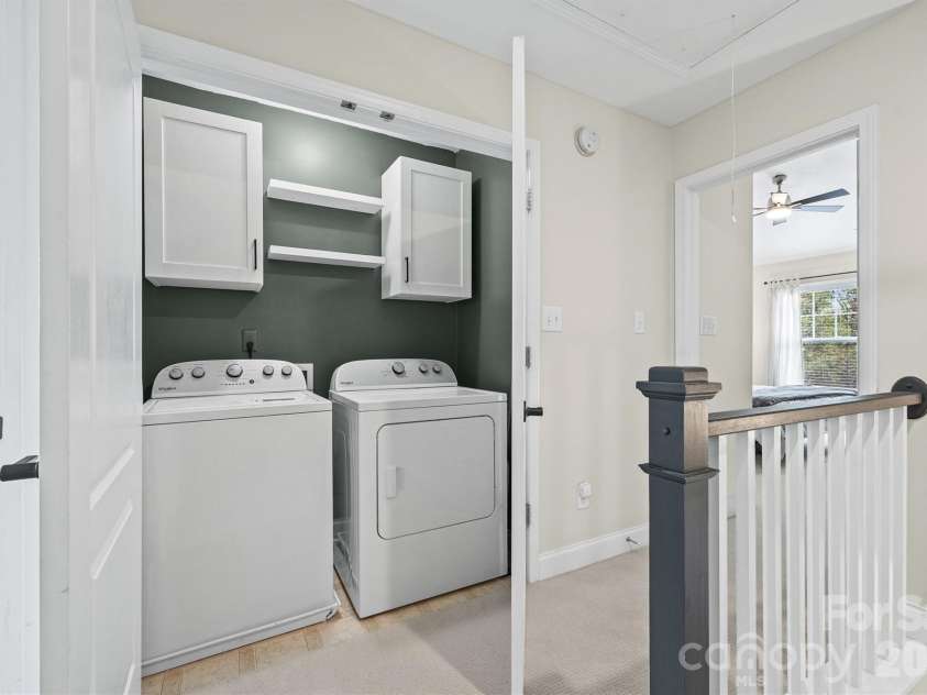 233 Hurston Circle, Charlotte, NC 28208.  MLS# CAR4369044, YatesRealty ID 15091. 