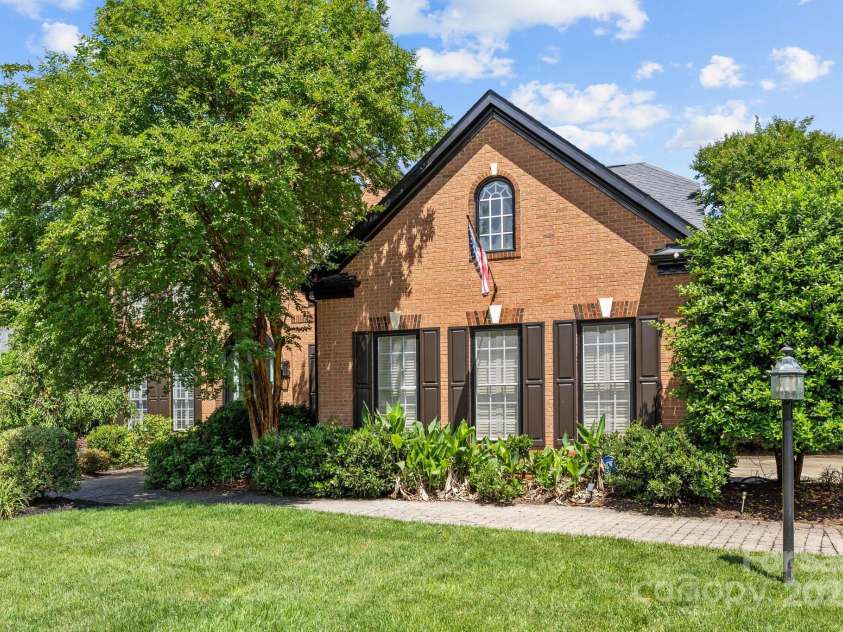9625 Donna Ve Lane, Charlotte, NC 28277.  MLS# CAR4257390, YatesRealty ID 15092. 