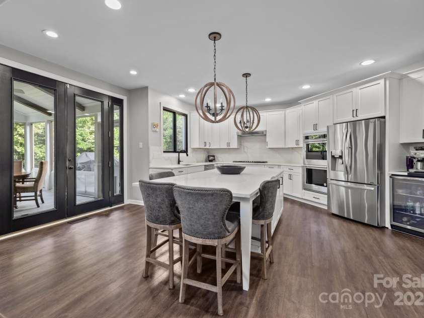 9625 Donna Ve Lane, Charlotte, NC 28277.  MLS# CAR4257390, YatesRealty ID 15092. 