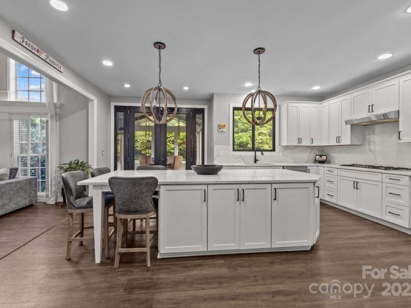 9625 Donna Ve Lane, Charlotte, NC 28277.  MLS# CAR4257390, YatesRealty ID 15092. 