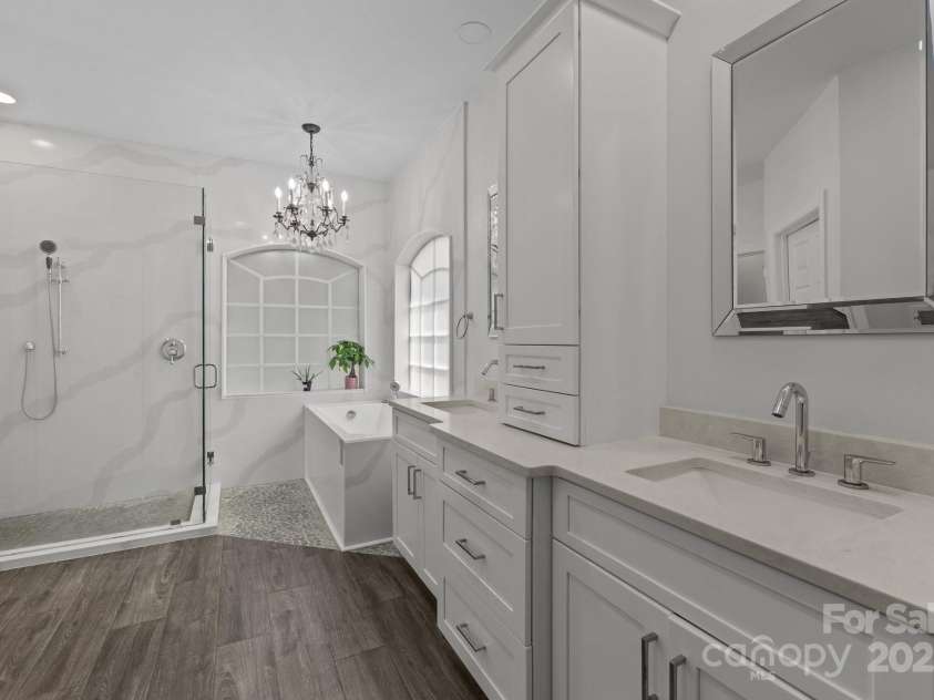 9625 Donna Ve Lane, Charlotte, NC 28277.  MLS# CAR4257390, YatesRealty ID 15092. 