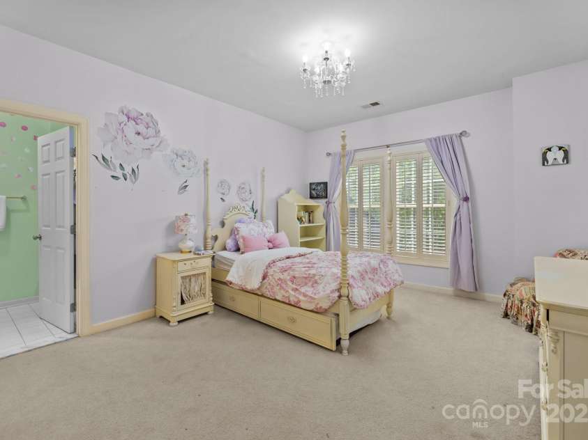 9625 Donna Ve Lane, Charlotte, NC 28277.  MLS# CAR4257390, YatesRealty ID 15092. 