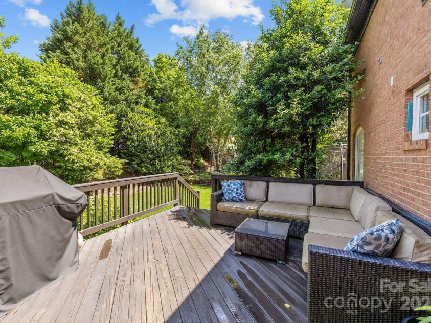 9625 Donna Ve Lane, Charlotte, NC 28277.  MLS# CAR4257390, YatesRealty ID 15092. 