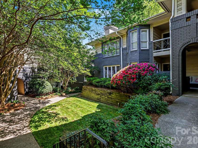 601 Queens Road, Charlotte, NC 28207.  MLS# CAR4370863, YatesRealty ID 15094. 