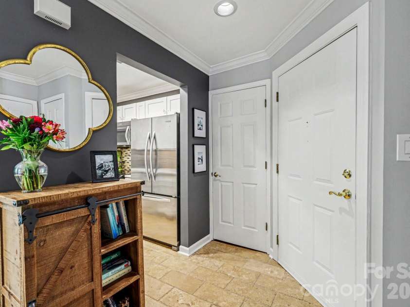 601 Queens Road, Charlotte, NC 28207.  MLS# CAR4370863, YatesRealty ID 15094. 
