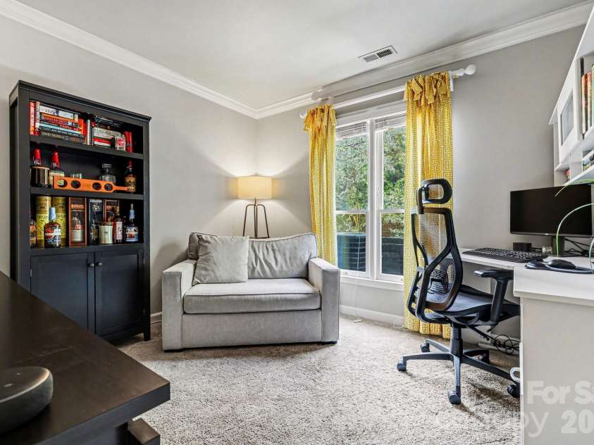 601 Queens Road, Charlotte, NC 28207.  MLS# CAR4370863, YatesRealty ID 15094. 