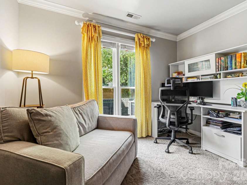 601 Queens Road, Charlotte, NC 28207.  MLS# CAR4370863, YatesRealty ID 15094. 