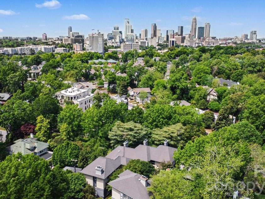 601 Queens Road, Charlotte, NC 28207.  MLS# CAR4370863, YatesRealty ID 15094. 