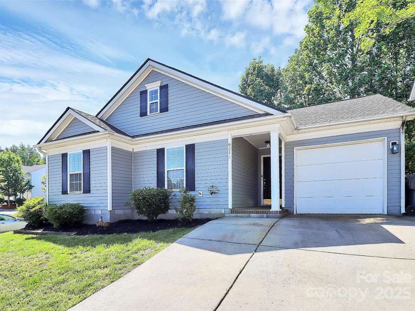 9212 Scotts Elm Court, Charlotte, NC 28215.  MLS# CAR4253200, YatesRealty ID 15094. 