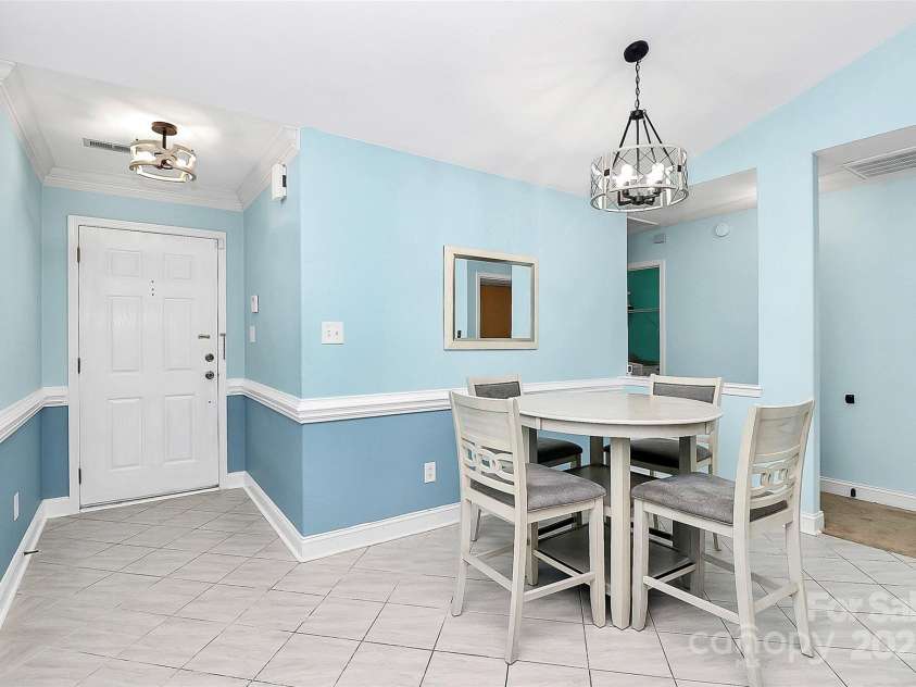 9212 Scotts Elm Court, Charlotte, NC 28215.  MLS# CAR4253200, YatesRealty ID 15094. 