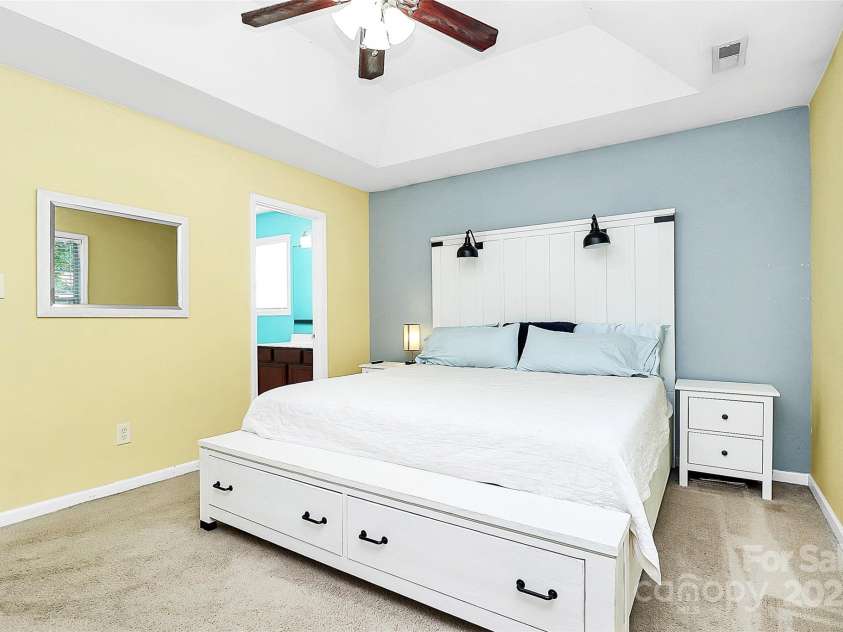 9212 Scotts Elm Court, Charlotte, NC 28215.  MLS# CAR4253200, YatesRealty ID 15094. 